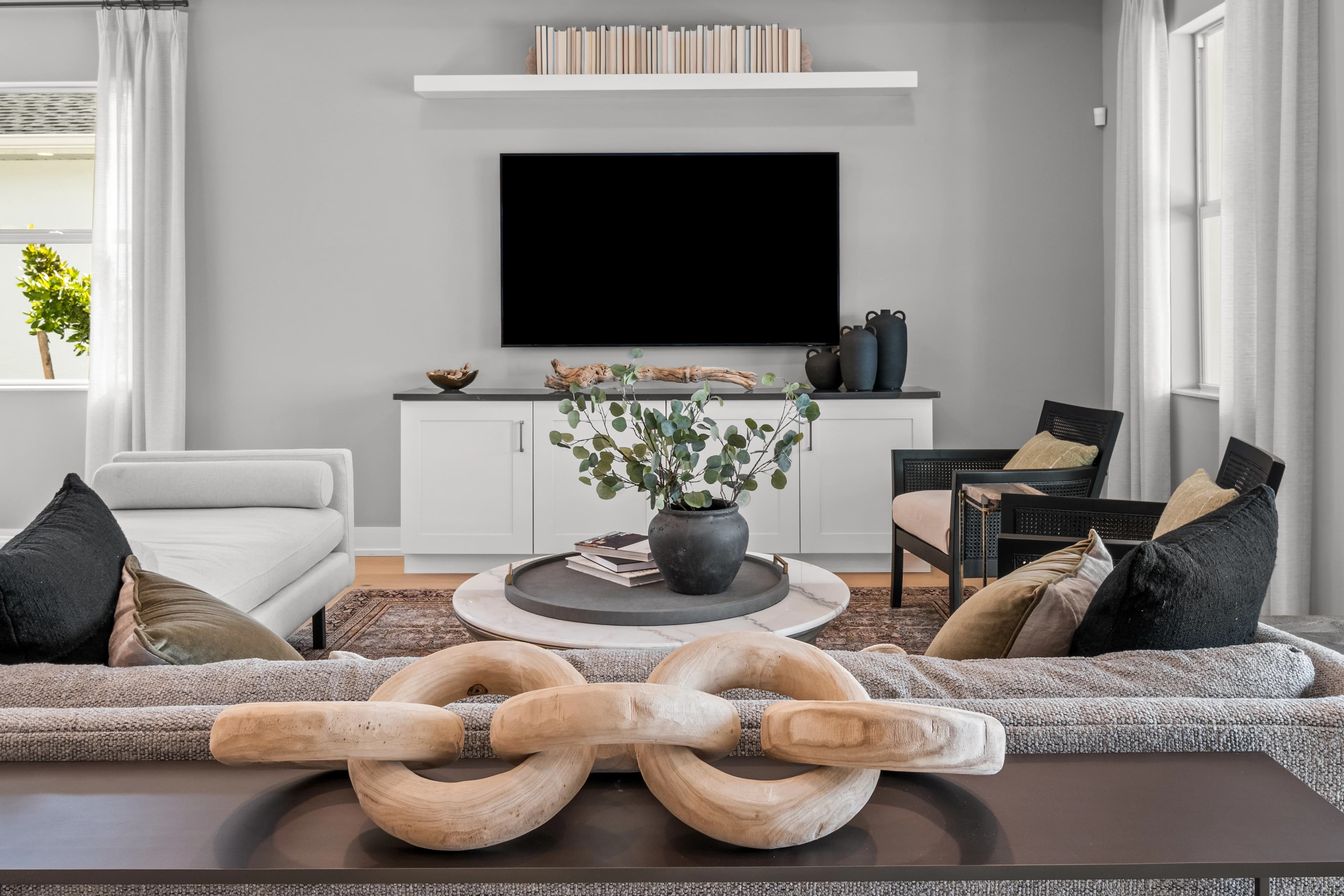 Monochrome Living